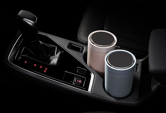 <sg-lang1>2 Front Cup Holders (in centre console)</sg-lang1><sg-lang2></sg-lang2><sg-lang3></sg-lang3>